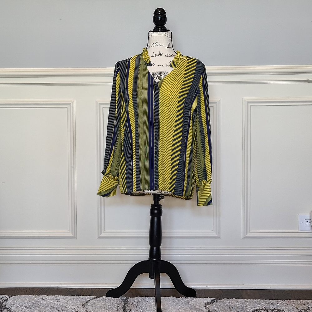 Jessica Rose long sleeved blue and yelloe button-down shirt